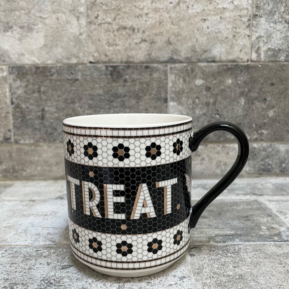 ❤️ ANTHROPOLOGIE BISTRO TILE BAT TREAT STONEWARE MUG NEW - Picture 2 of 5
